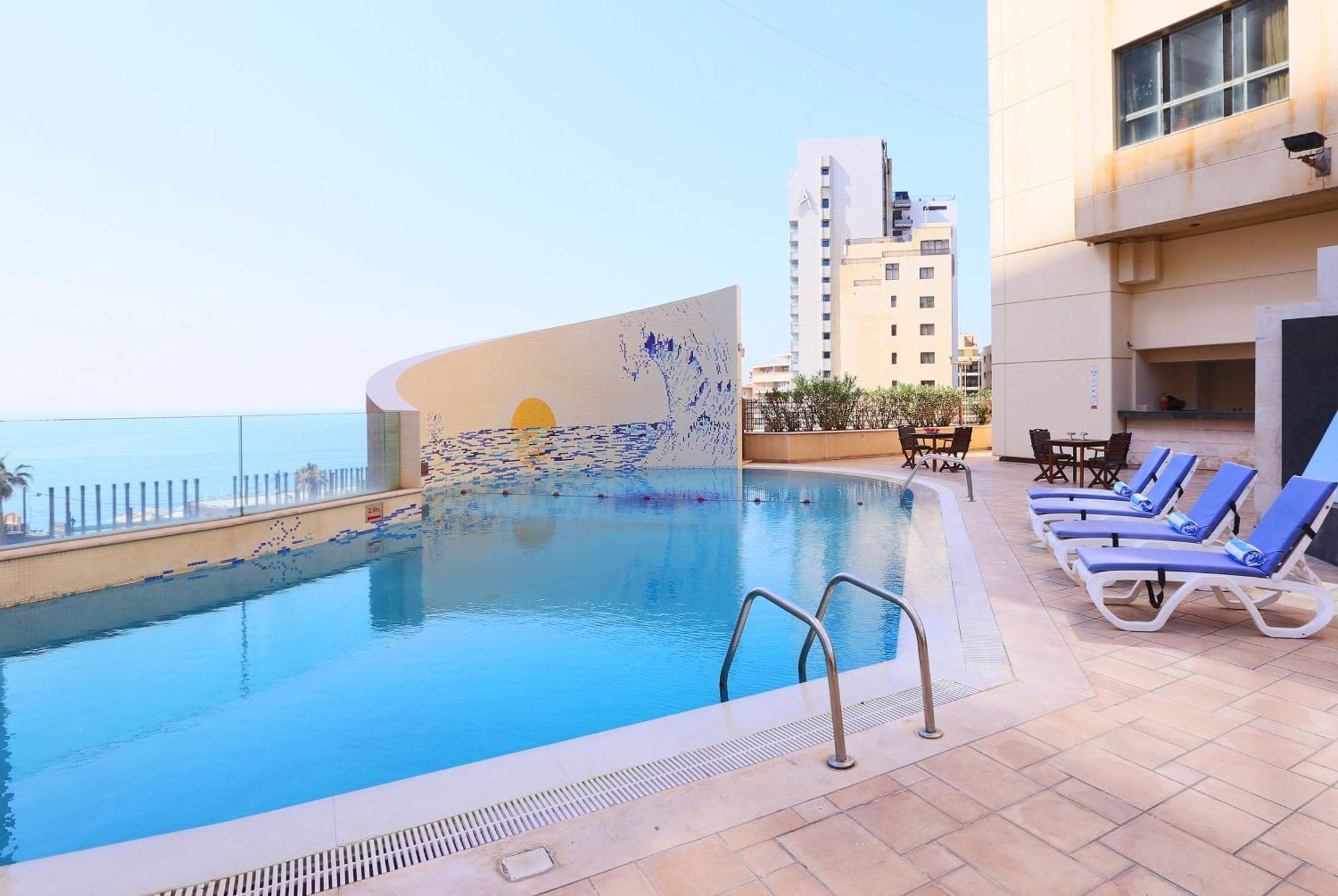 Ramada Plaza By Wyndham Beirut Raouche Hotel Buitenkant foto