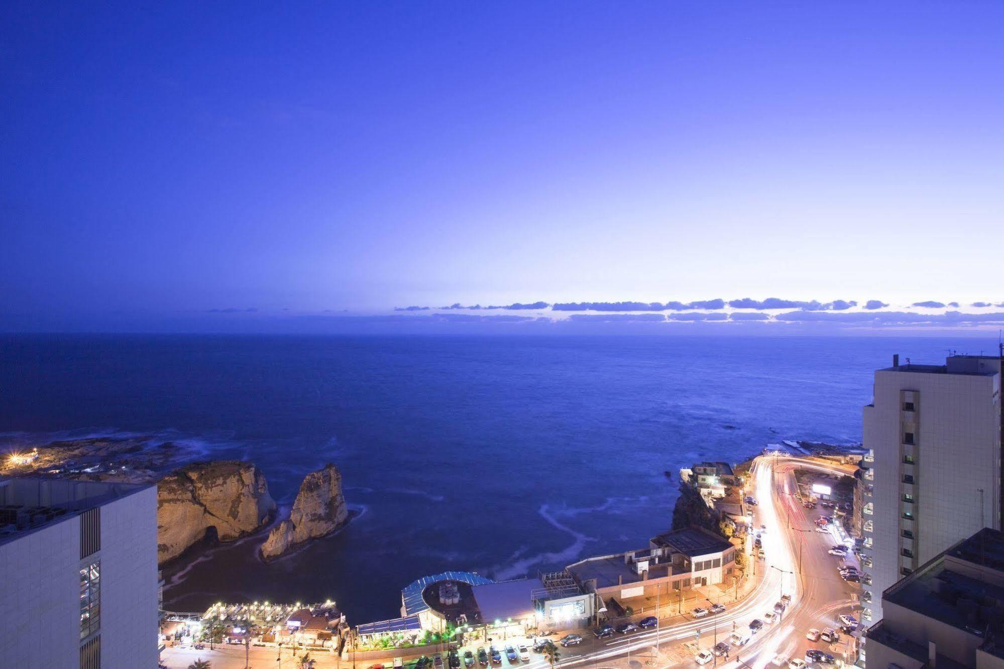 Ramada Plaza By Wyndham Beirut Raouche Hotel Buitenkant foto
