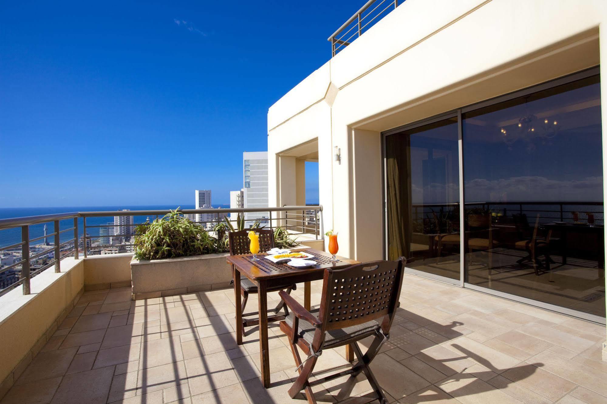 Ramada Plaza By Wyndham Beirut Raouche Hotel Buitenkant foto