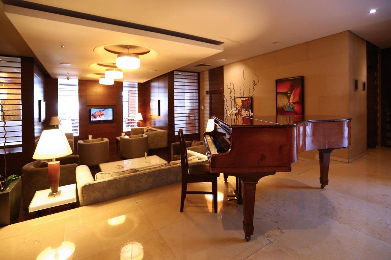 Ramada Plaza By Wyndham Beirut Raouche Hotel Buitenkant foto